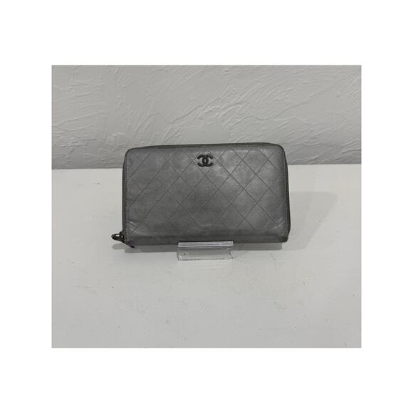 Chanel Quilted Lambskin CC Logo Accent Zip Around Wallet Silver - Picture 1 of 5
